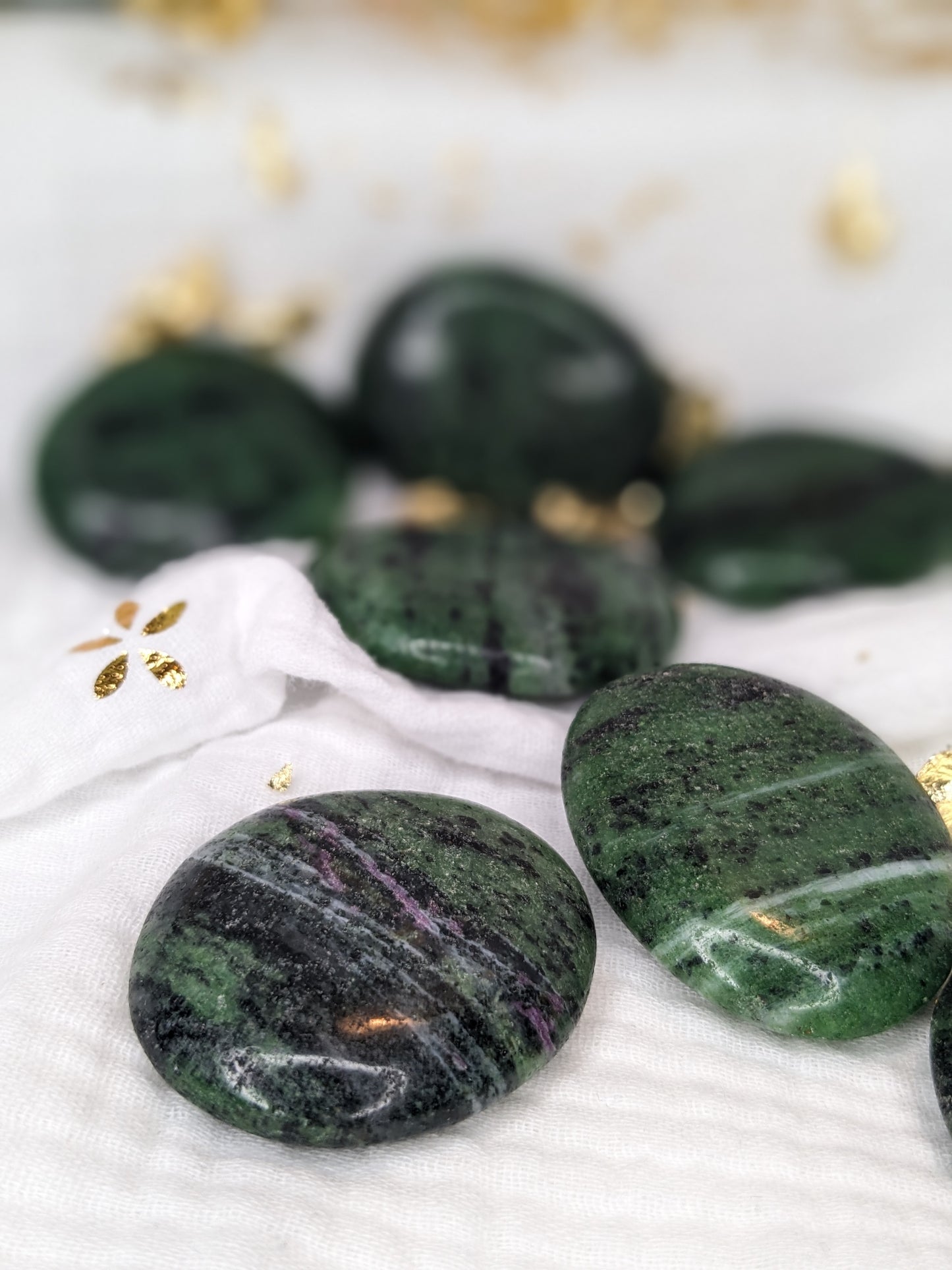 Galet Rubis zoisite