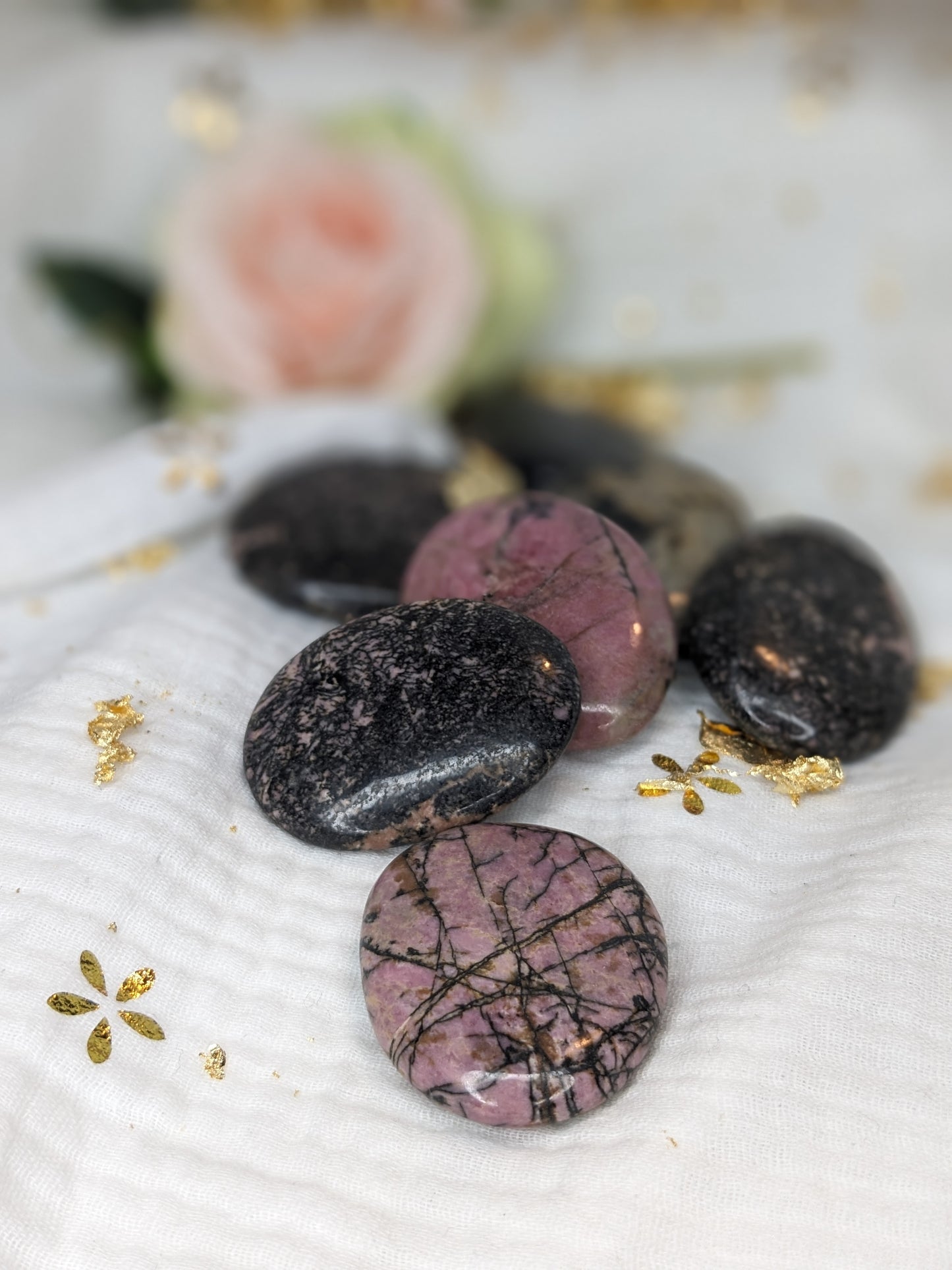 Galet de rhodonite