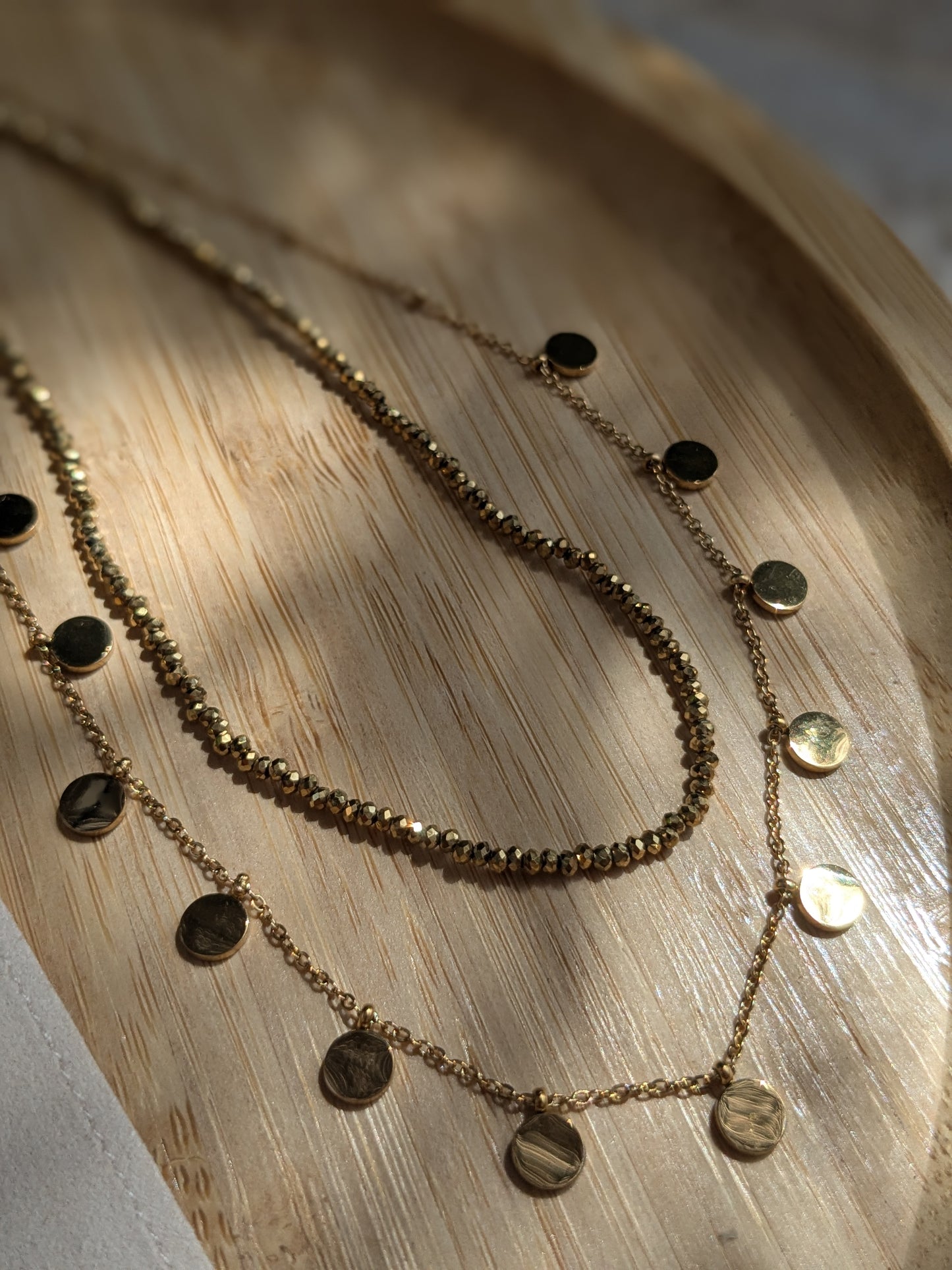 Collier de perles en verre facettées Doré 🪩