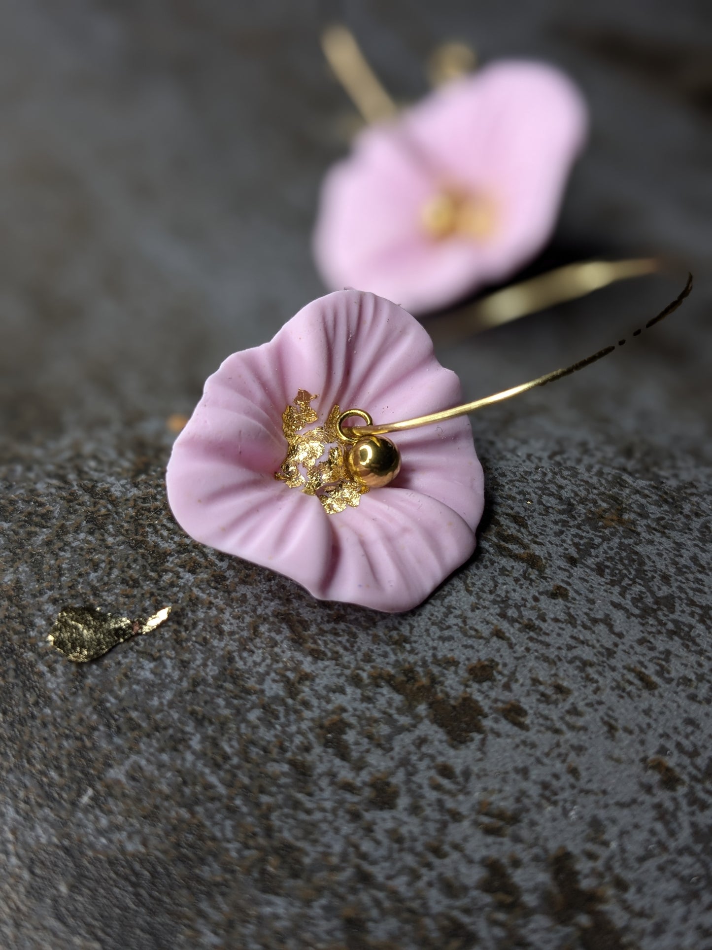 Boucle d'oreille Fleurs d'or 🌸