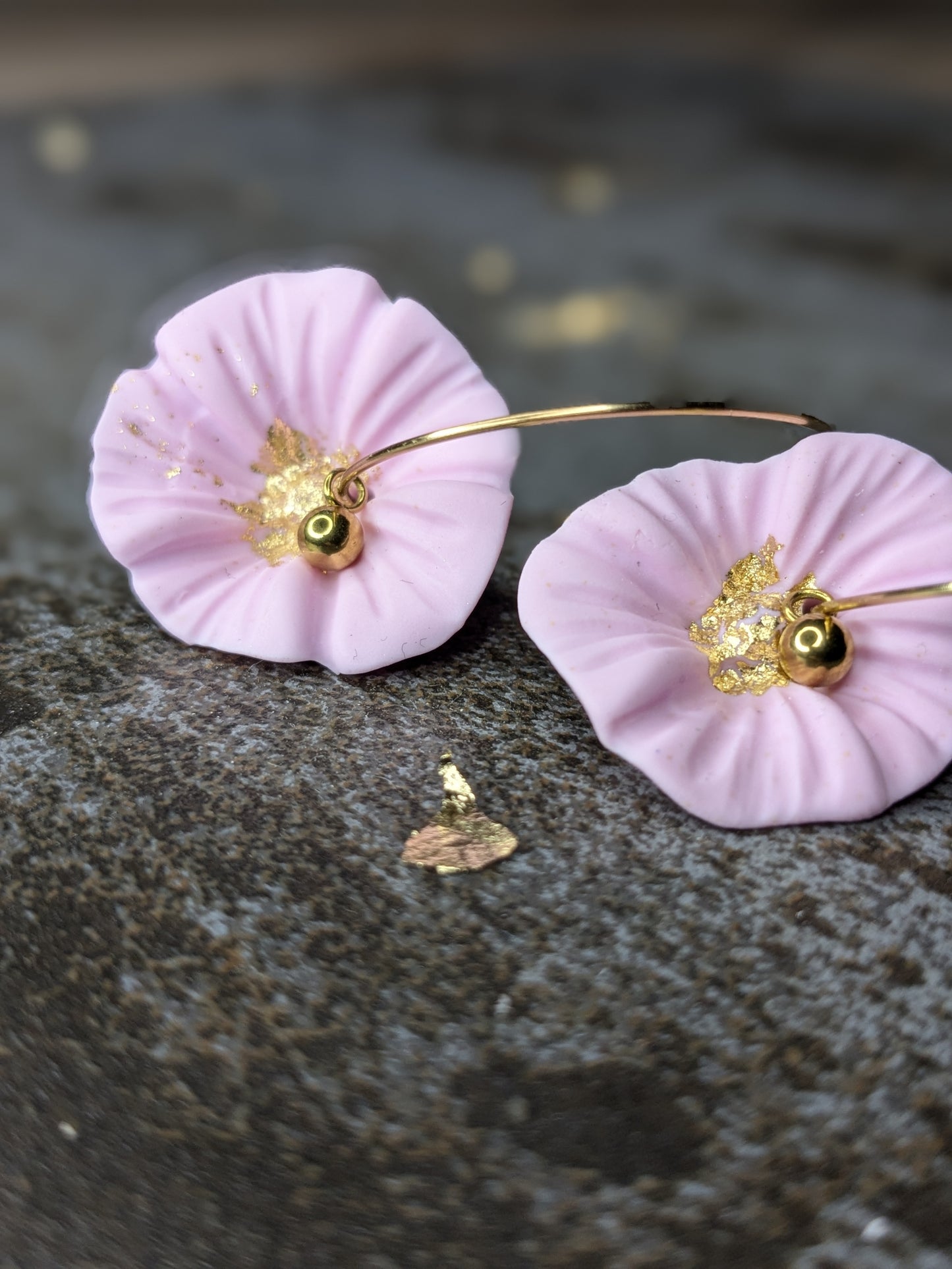 Boucle d'oreille Fleurs d'or 🌸