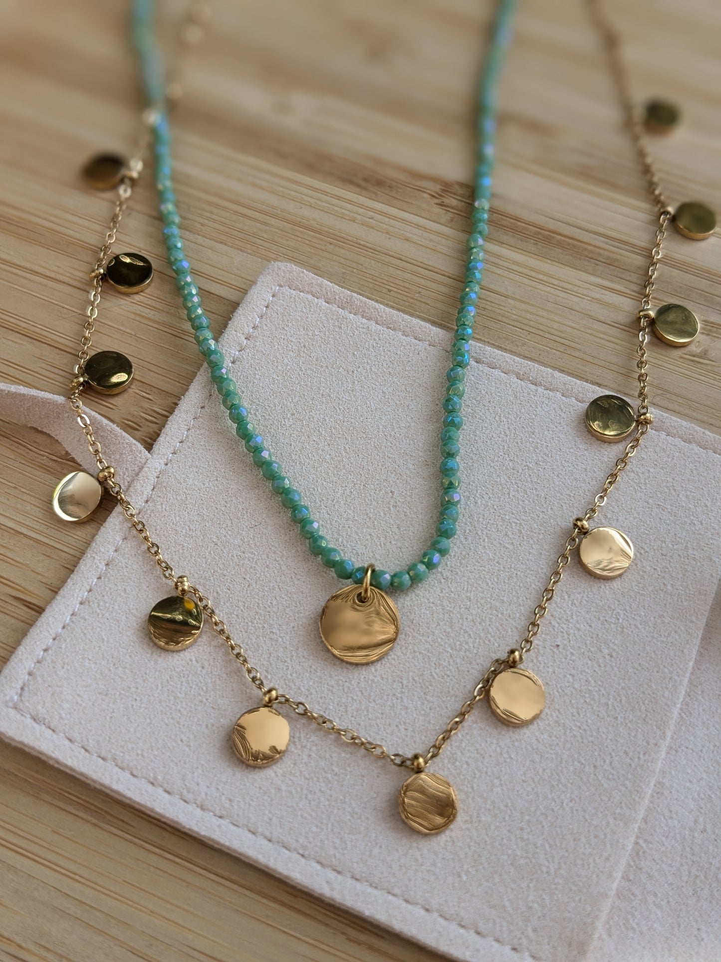 Collier de perles en verre facettées Bleu Turquoise médaille 🪩