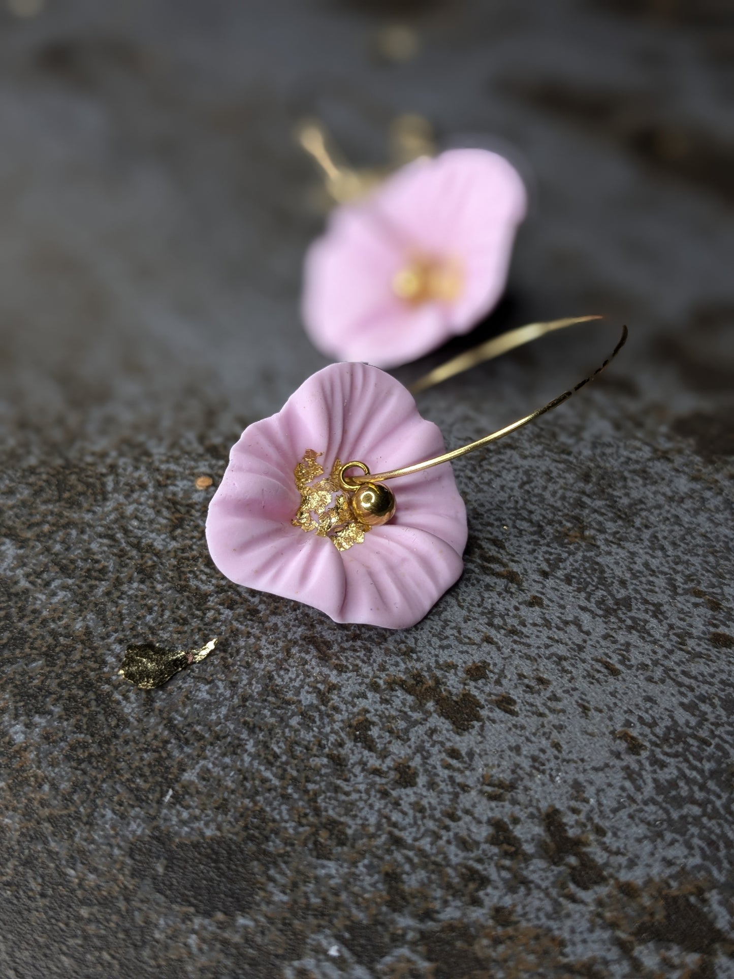 Boucle d'oreille Fleurs d'or 🌸