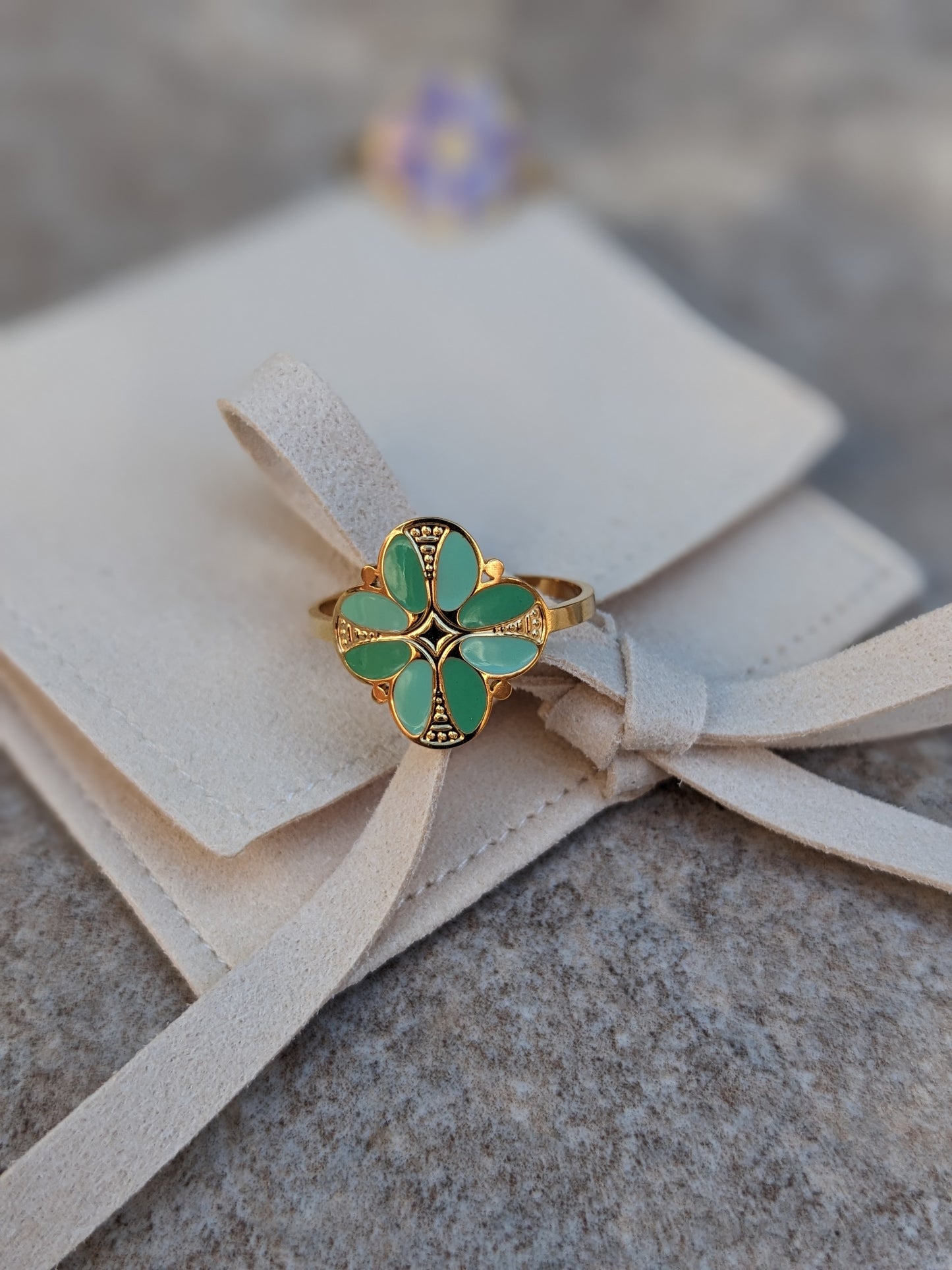 Bague ajustable trèfle vert