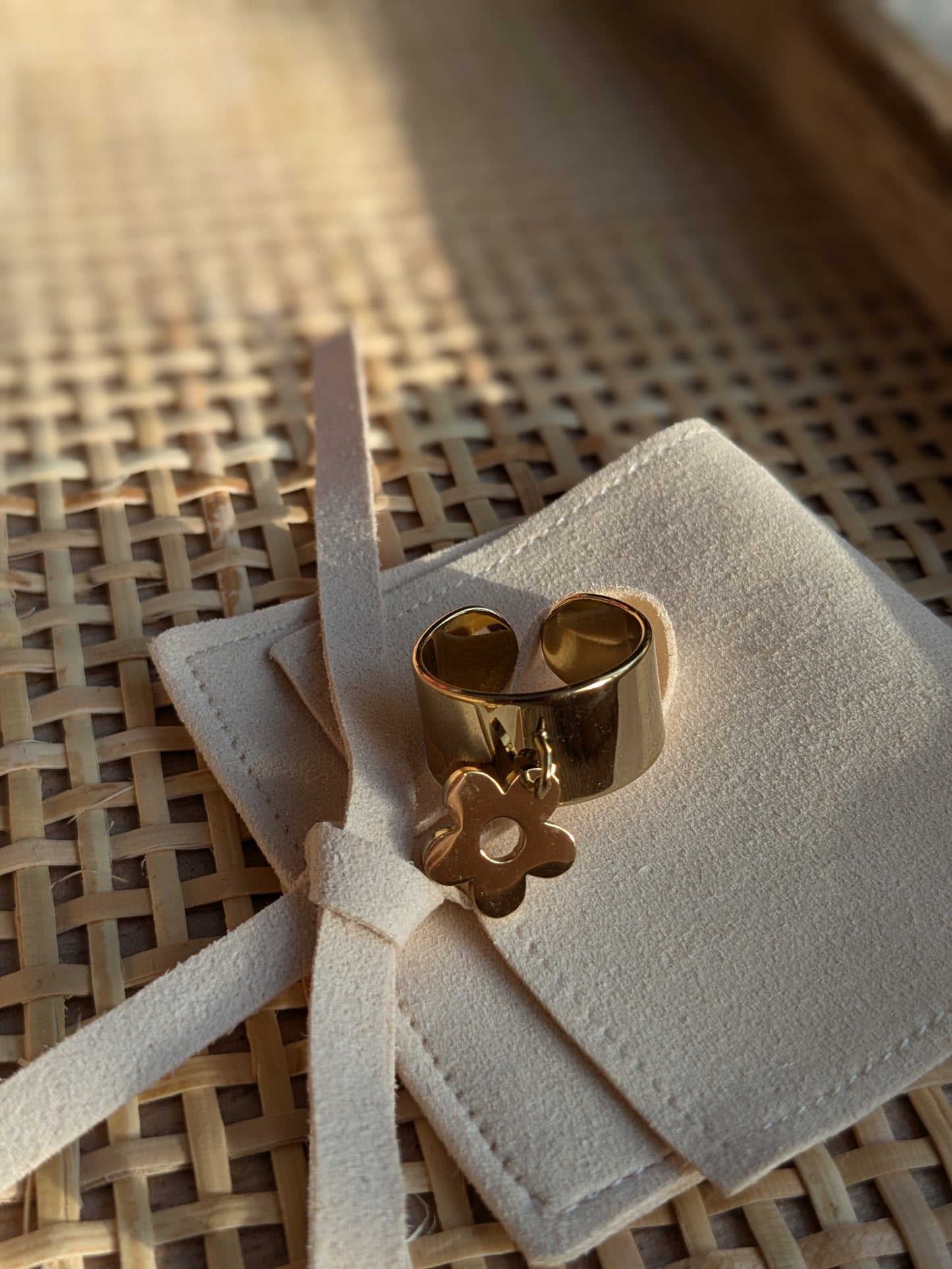 Bague marguerite ajustable
