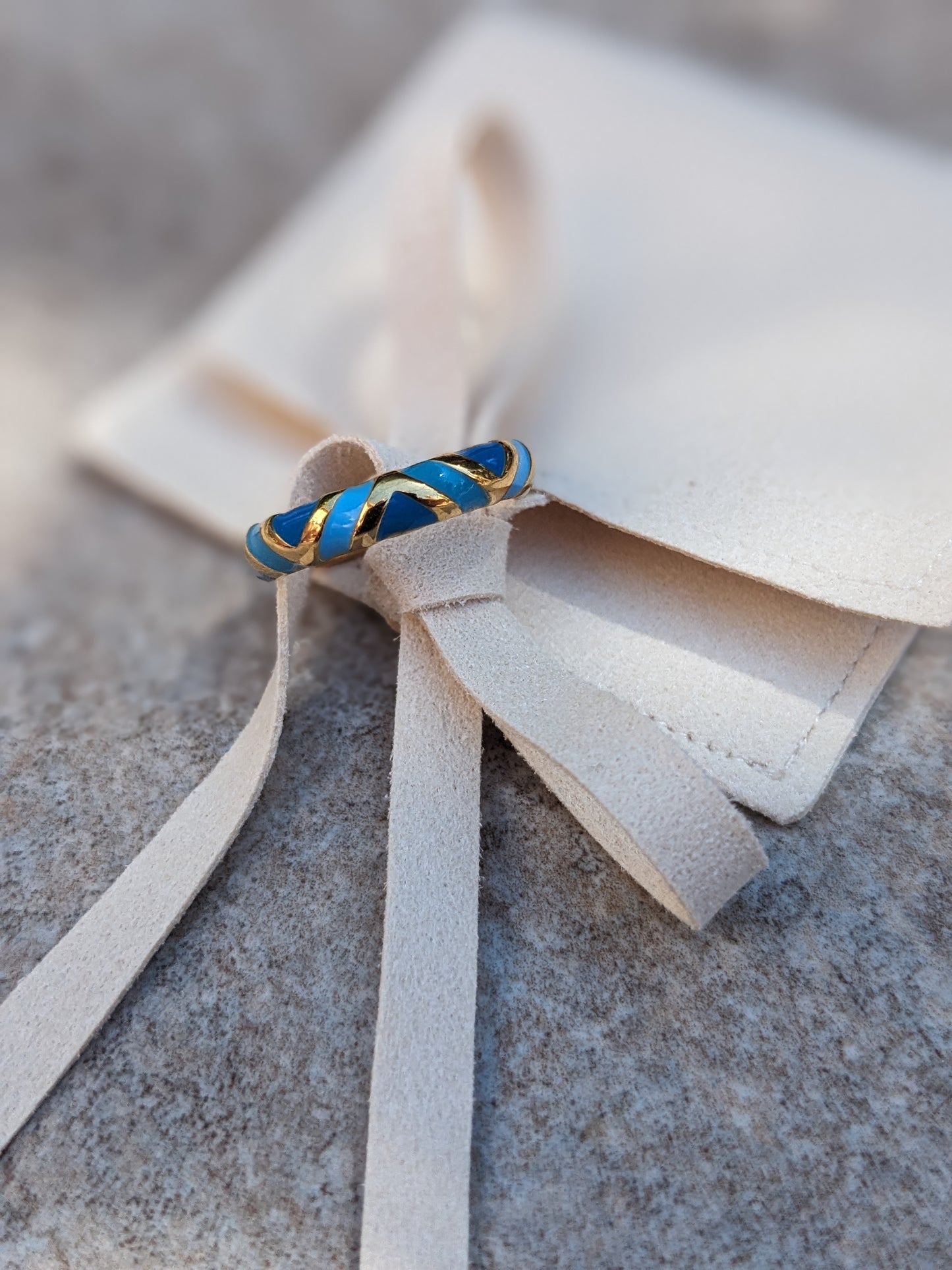 Bague fine ajustable bleu
