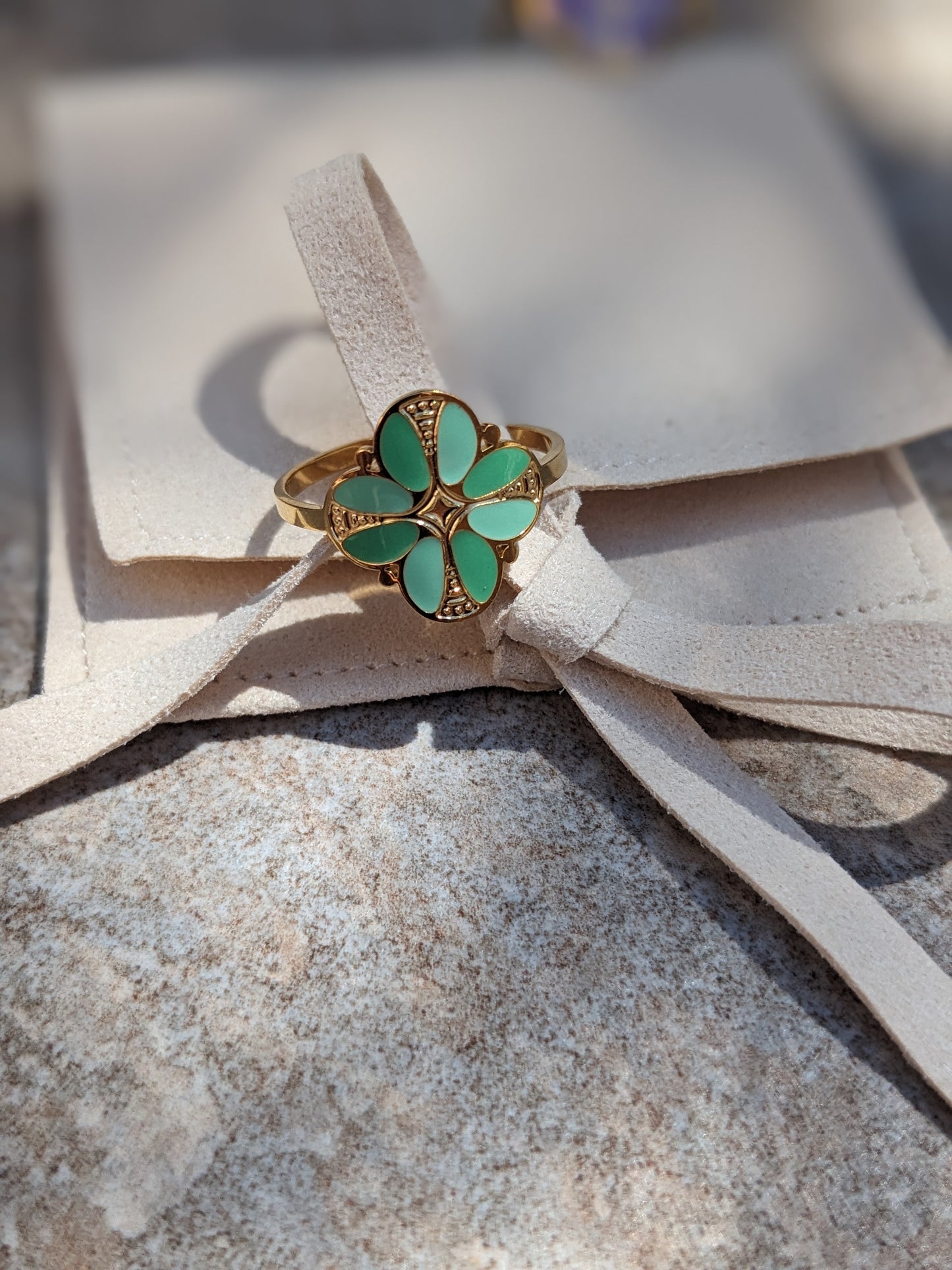 Bague ajustable trèfle vert