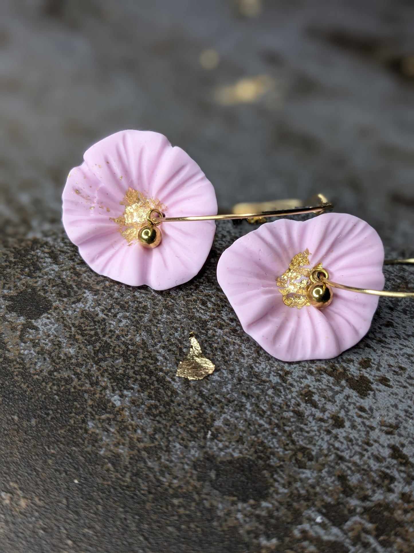 Boucle d'oreille Fleurs d'or 🌸