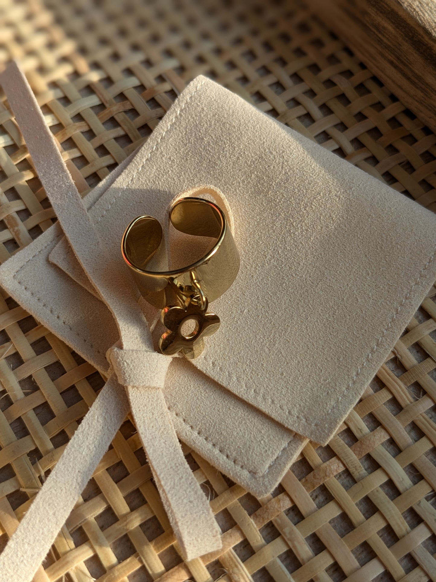 Bague marguerite ajustable
