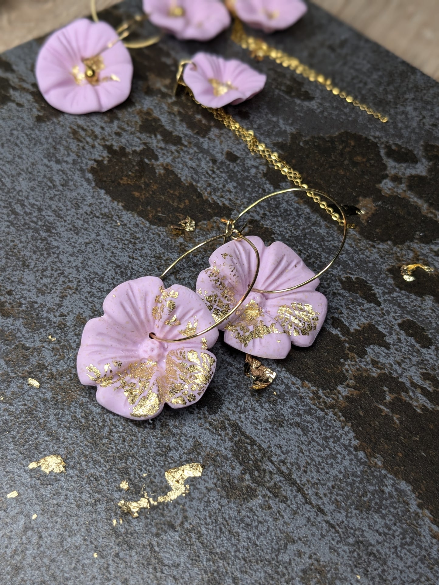 Boucle d'oreille Fleurs d'or 🌸