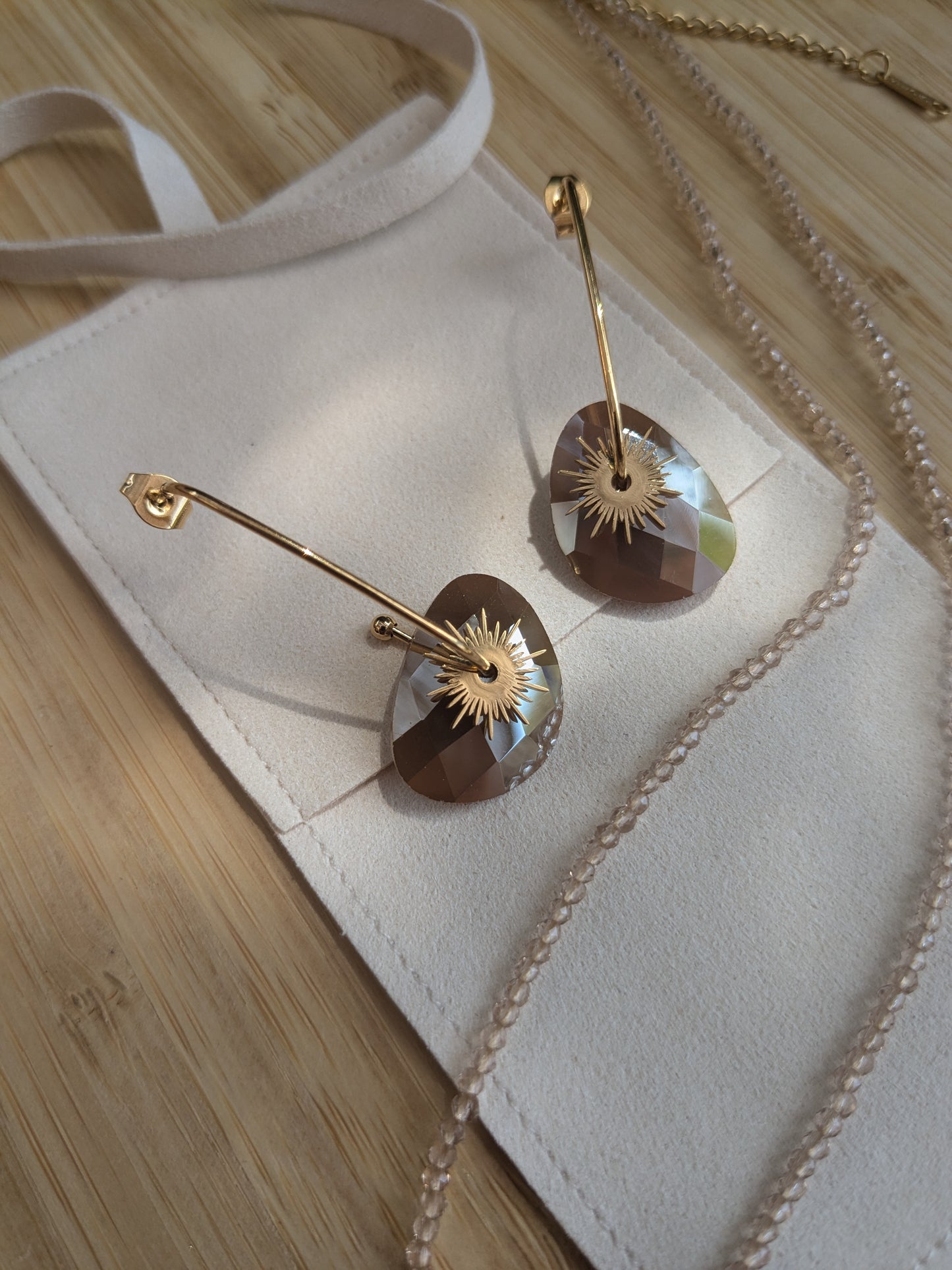 Boucle d'oreille Collection SunSet Lovers Beige Nacré