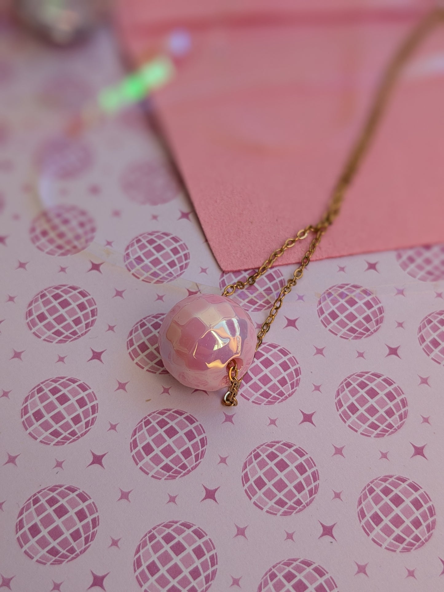 Collier boule à facette Rose poudré 💕