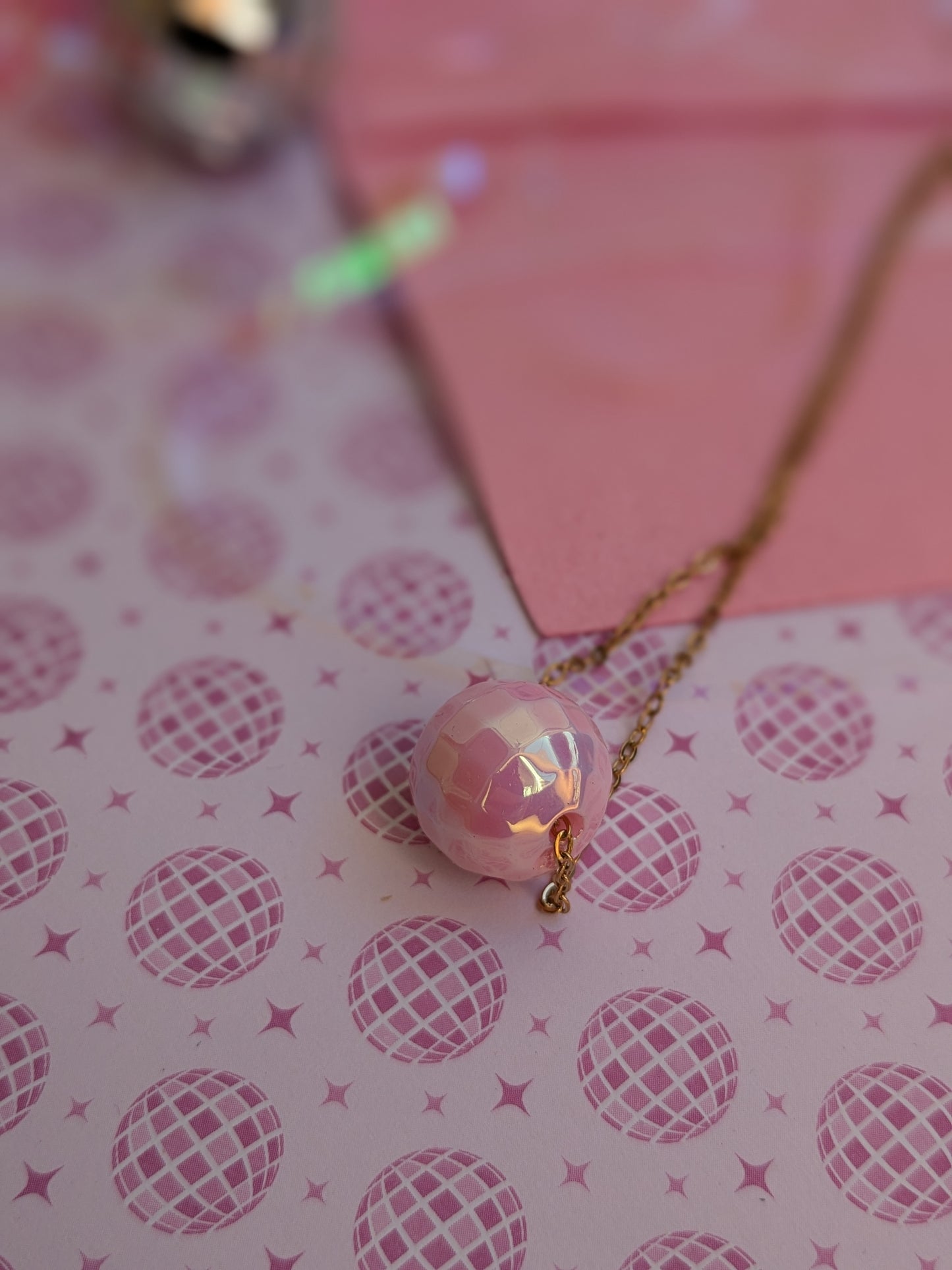 Collier boule à facette Rose poudré 💕